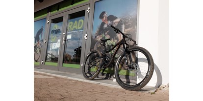 Fahrradwerkstatt Suche - Fahrradladen - Unser Eingang mit 2021er Testbike. - ergoRAD Vogt