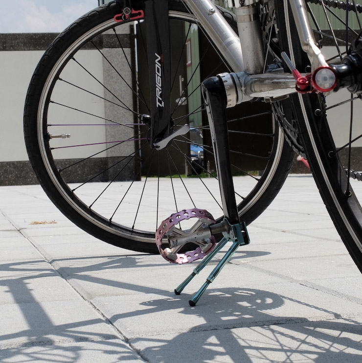 Alternative side stands for bicycles - solutions for aesthetes and purists - Reparadius