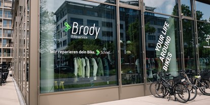 Fahrradwerkstatt Suche - montiert Versenderbikes - Baden-Württemberg - Außenansicht unserer Werkstatt von der Heinrich-von-Stephan-Str. aus
 - Brody Bikeservice - Fahrradwerkstatt am JobRad Campus