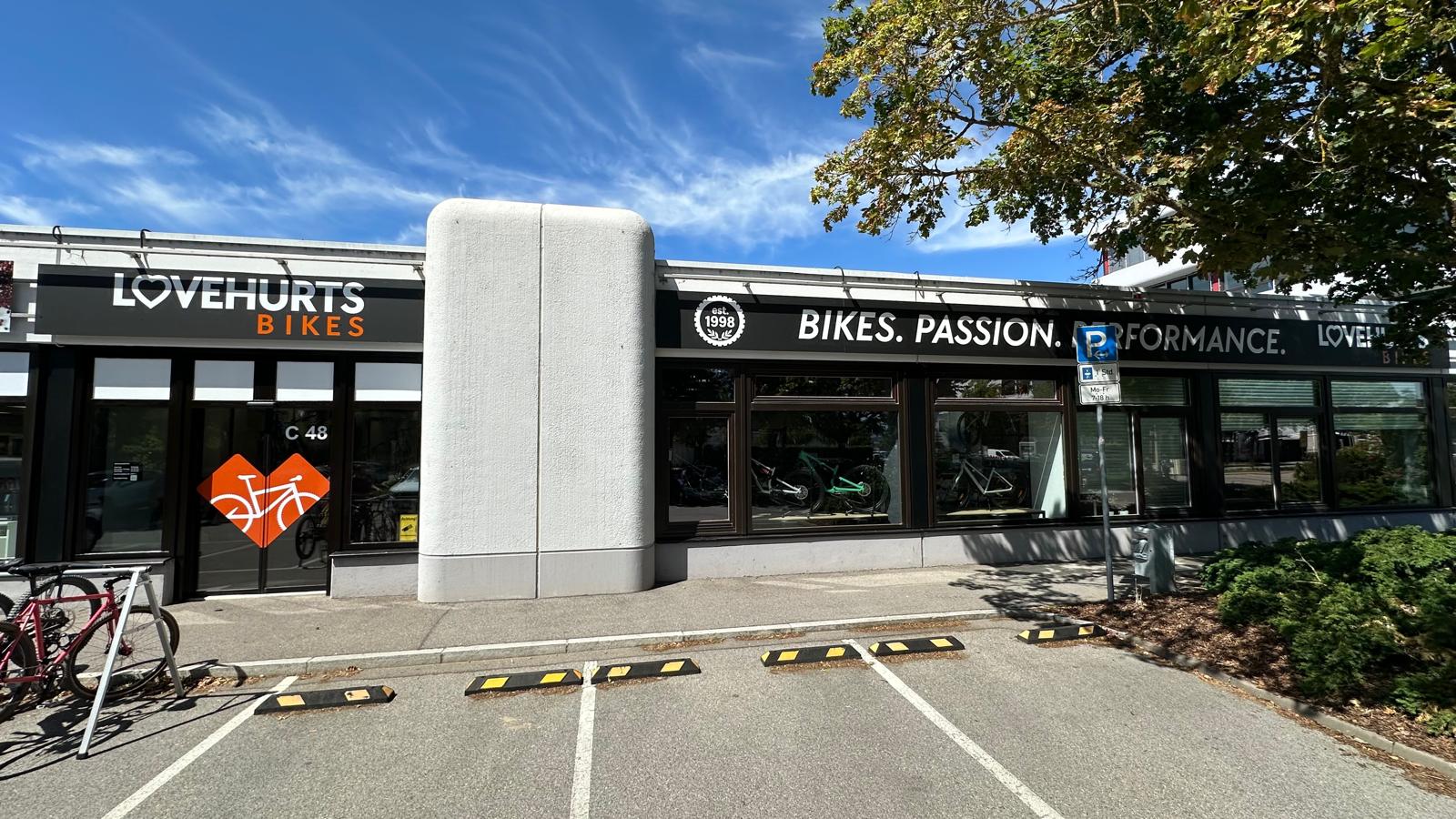 Fahrradwerkstatt - Aussenansicht Bikeshop - Lovehurts Bikes GmbH 