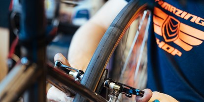 Fahrradwerkstatt Suche - repariert Versenderbikes - Unterhaching - AMAZING SHOP