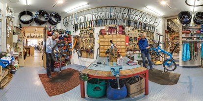 Fahrradwerkstatt Suche - Eigene Reparatur vor dem Laden - Heidelberg - Werkstatt-Panorama - altavelo Fahrradladen