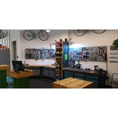 Fahrradwerkstatt - Zwei von drei Arbeitsplätzen - Sønsteby's Radsport & Werkstatt