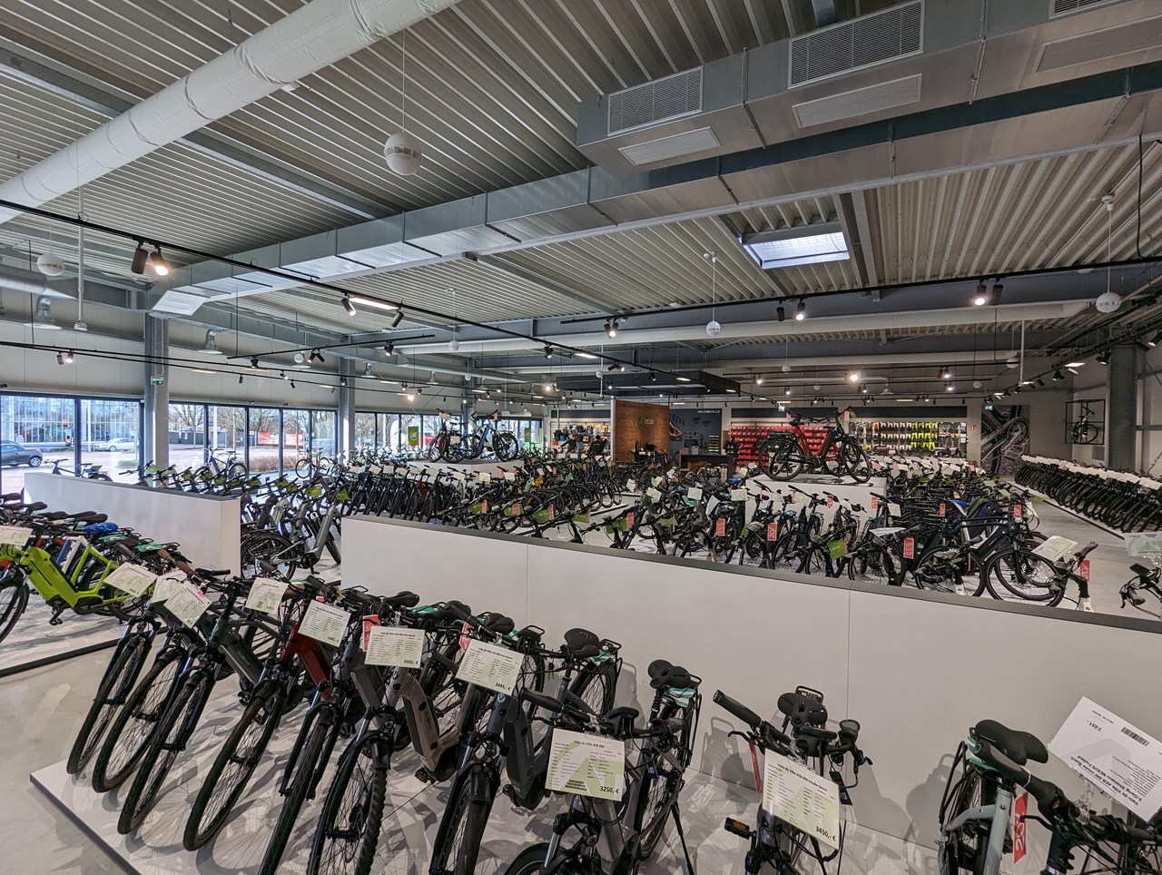 AT Cycles Essen GmbH Neue Fahrräder Einkaufserlebnis auf 1300m³