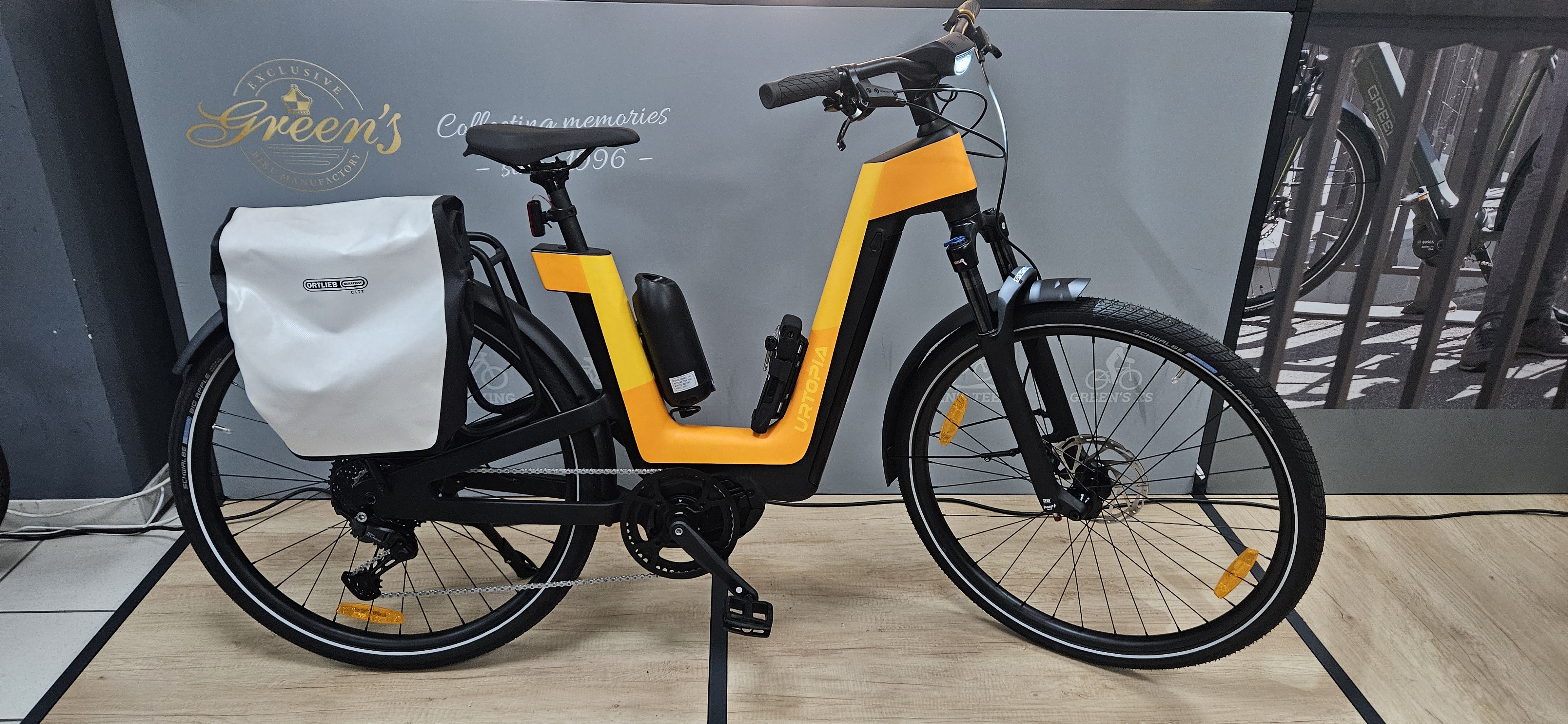 Fahrradwerkstatt mit Fahrrad kaufen