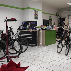 Fahrradwerkstatt: Fahrradladen Grünkreuz 💚♣️ Mertes