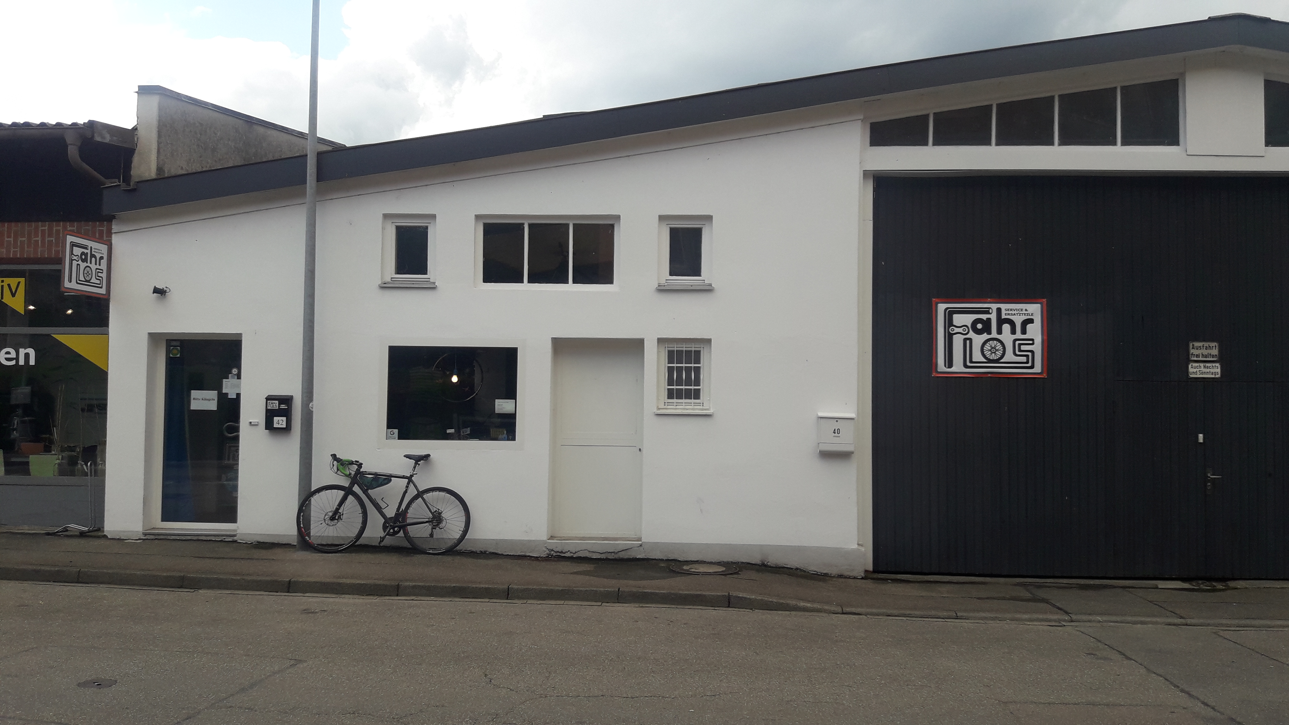 Fahrradwerkstatt: Fahrlos Fahrradhandel & Service