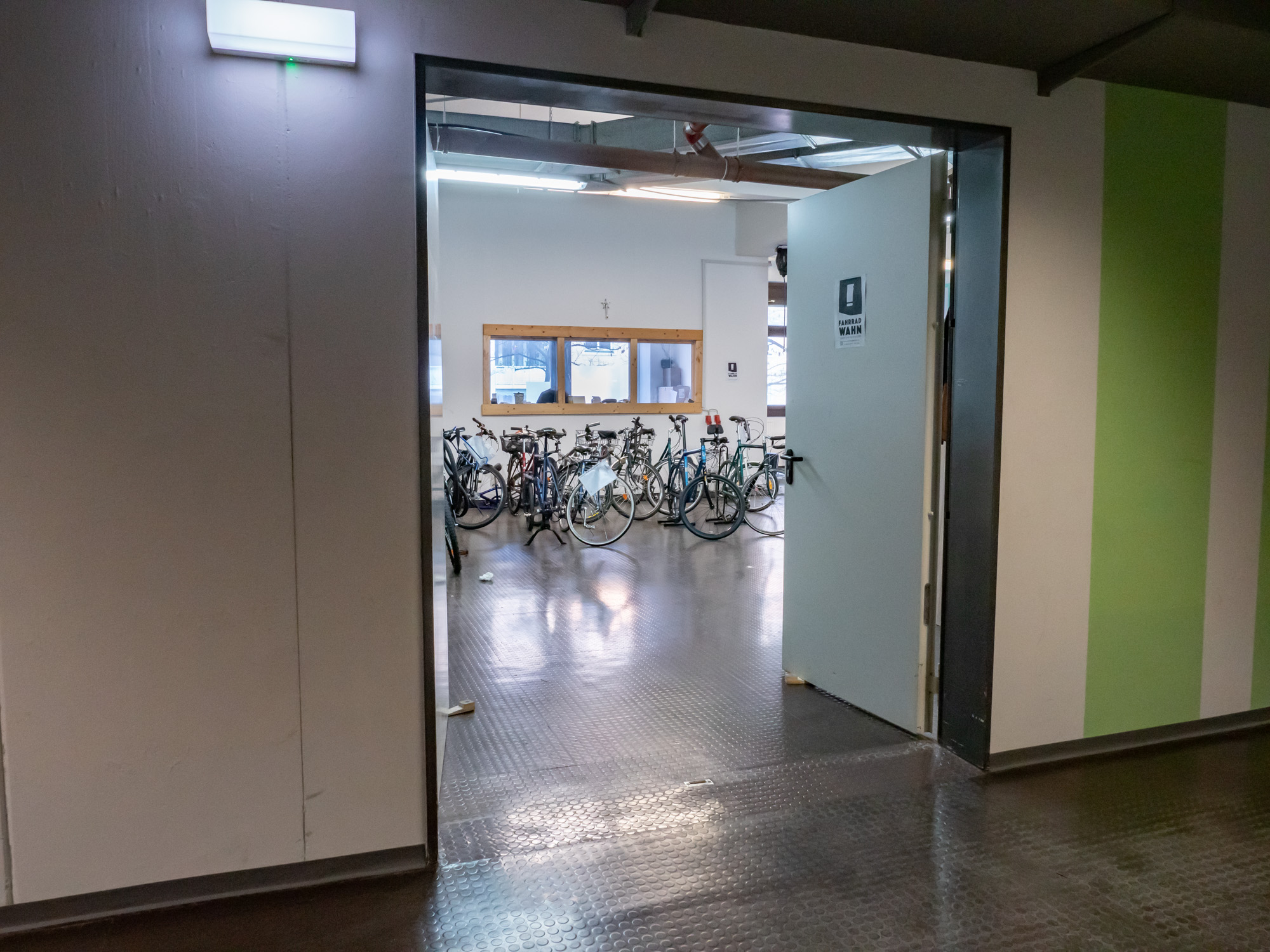 Bicycle workshop search - montiert Versenderbikes - München - Der Zugang zur Werkstatt - Fahrradwahn