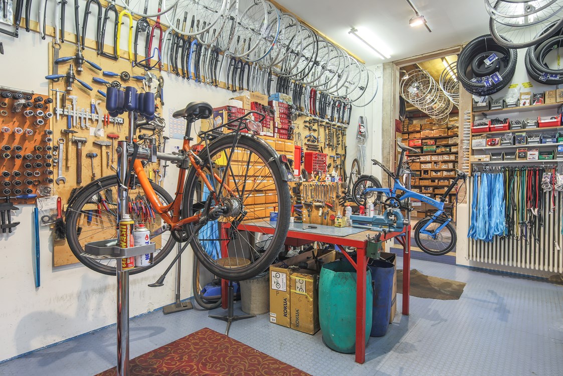 Fahrradwerkstatt: Ersatzteile in grosser Vielfalt - altavelo Fahrradladen