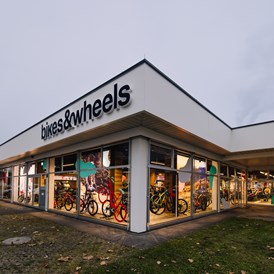 Fahrradwerkstatt: Außenansicht - bikes&wheels Linz